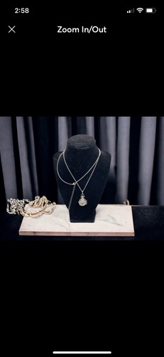 Collana con oli essenziali